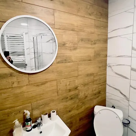 With A Mezzanine In The Center Apartamento *